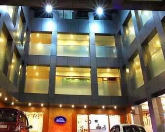 Holiday Hill Hotel - Kartikulam - Edificio