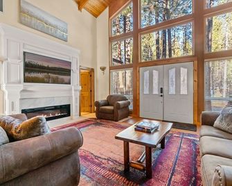 Cozy Sunriver Cabin Near Mt. Bachelor - La Pine - Sala de estar