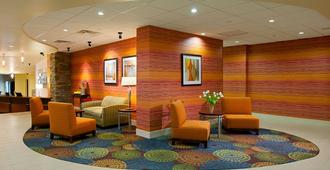 Holiday Inn Express & Suites Pittsburgh West - Green Tree - Pittsburgh - Lobby