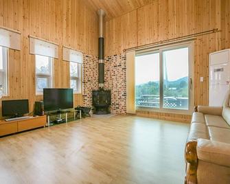 Muju Sandeul Pension - Muju - Sala de estar