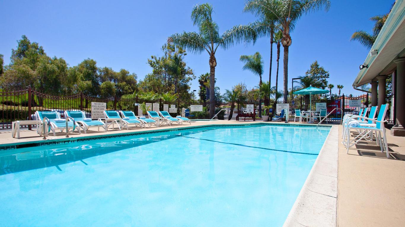 Holiday Inn Express & Suites San Diego-Escondido