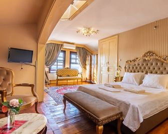 Bueyuekada Anastasia Meziki History Mans - Istanbul