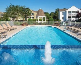 Wyndham Kingsgate, Williamsburg, 50% Discount! - וויליאמסברג - בריכה