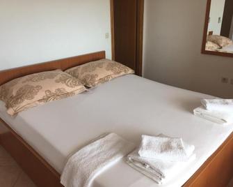 Apartments Juric - Baška Voda - Bedroom