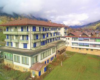 Parkhotel Bellevue Lenk - Lenk - Gebäude