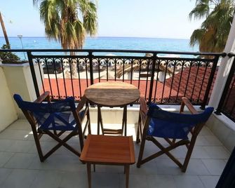 Nemo Studios - Polychrono - Balcony