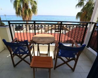 Nemo Studios - Polychrono - Balkon