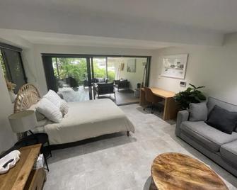 Quiet private getaway, private gym walk 2 beach - Terrigal - Habitación