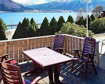 8 Person Holiday Home In Eidsvåg - Molde - Balkon