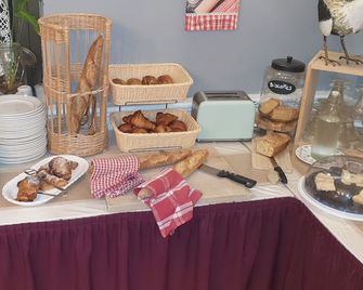 Auberge Bourbonnaise - Saint-Yorre - Buffet