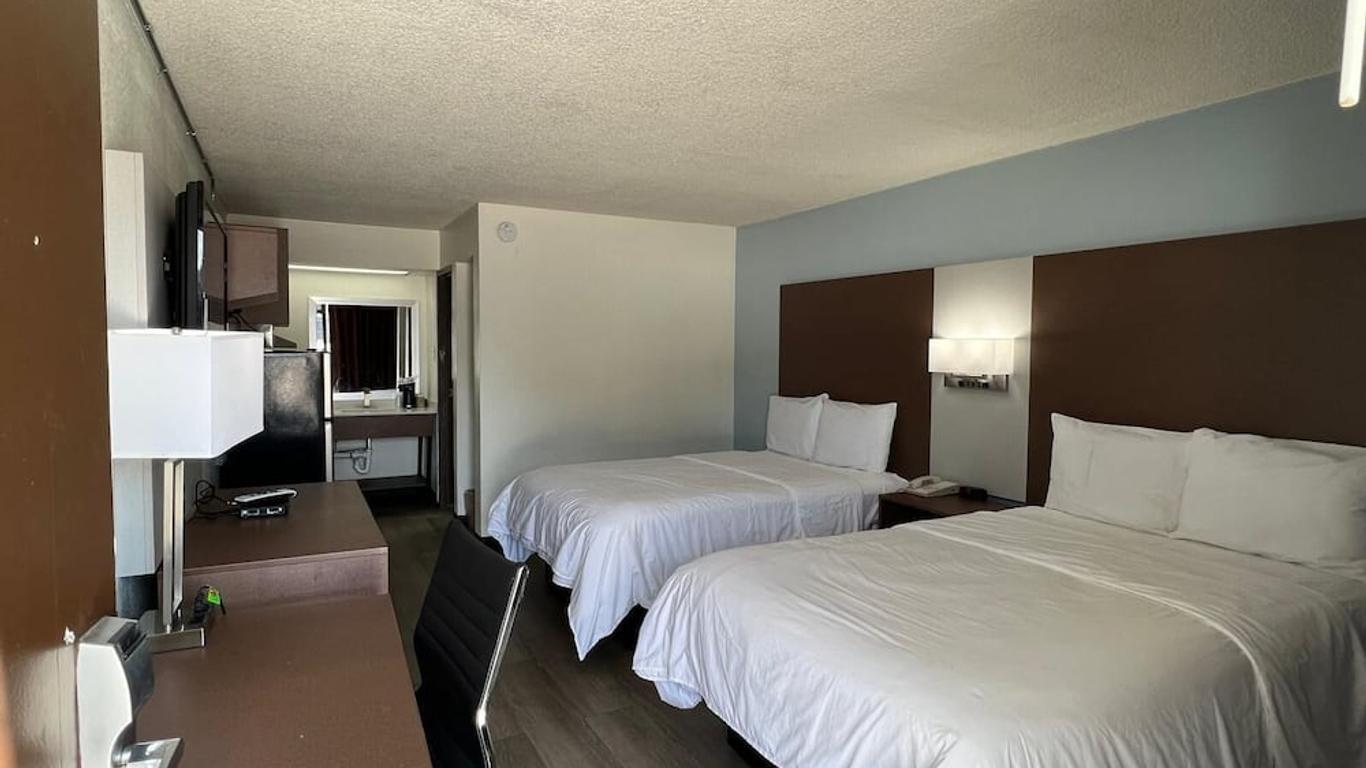 Columbus Inn & Suites