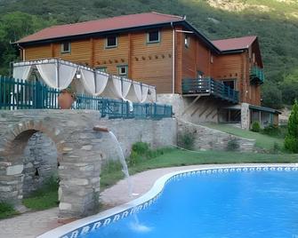 Dionysus Village Resort - Nikisiani - Pileta