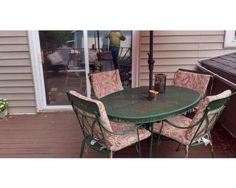 Beautiful 3 bedroom home in a peaceful setting. No contact check in. Fast WIFI - Spencer - Habitación
