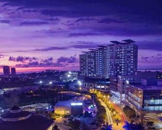 Resort Condo in Mactan Cebu - Lapu-Lapu City - Building