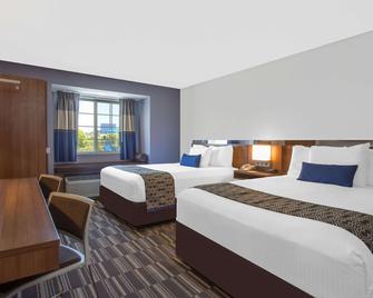 Microtel Inn & Suites by Wyndham Gardendale - Gardendale - Bedroom