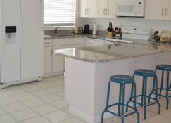 A fantastic two bedroom condo - close to everything! - Little Cayman - Kitchen