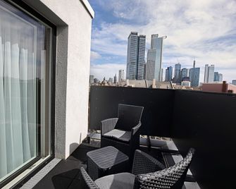 Skyline Hotel Frankfurt - פרנקפורט אם מיין - מרפסת