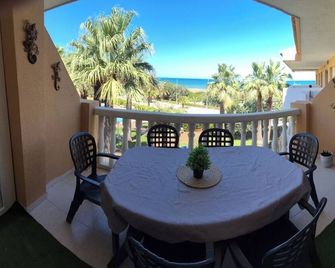 Beautiful apartment Lilou in 1st line sea view, swimming pool and palm trees - Piles - Balcón