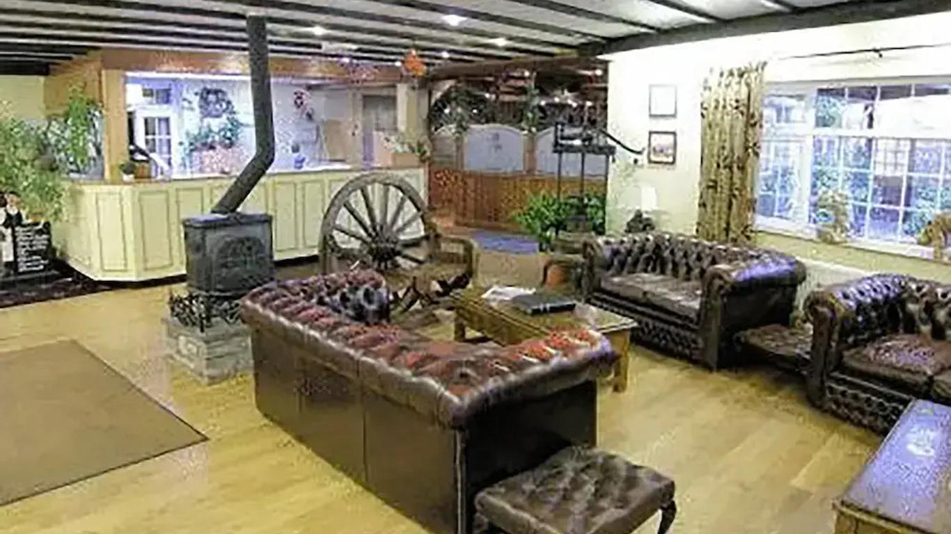 ثري ريفرز هوتل آند سبا