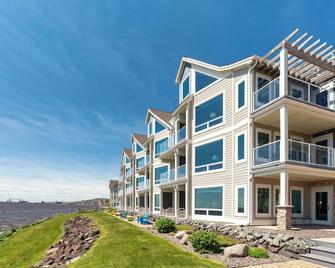 Beacon Pointe On Lake Superior - דולות' - בניין