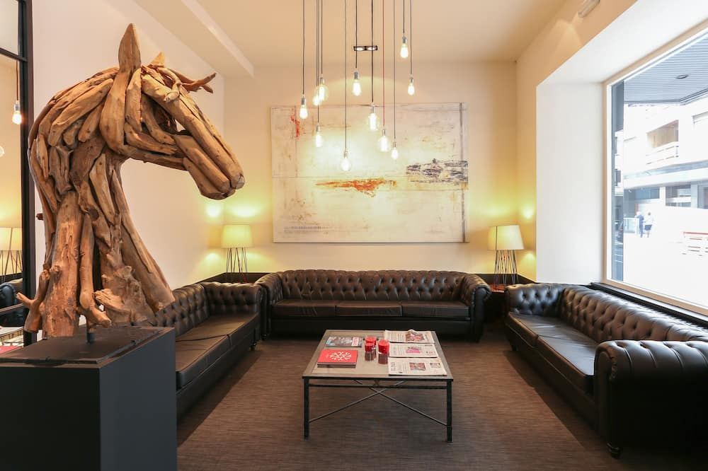 Hotel Leyre - פאמפלונה - טרקלין