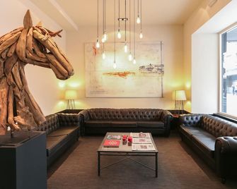 Hotel Leyre - פאמפלונה - טרקלין