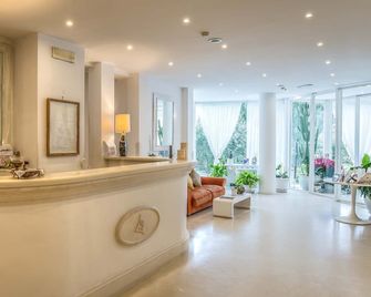 Il San Francesco Charming Hotel - Sabaudia - Reception