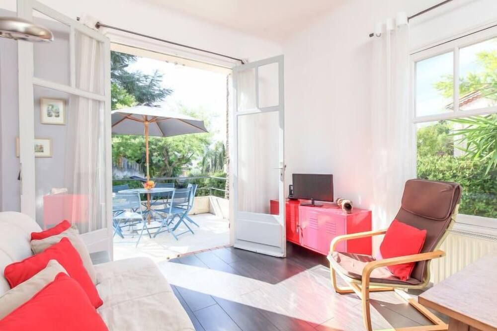 Villa Esmeralda by Interhome - كان - غرفة معيشة