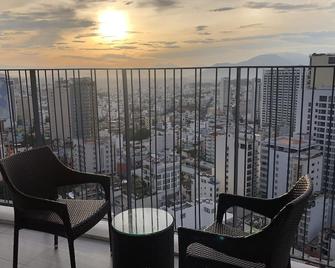 Panorama Apartment Sunset Nha Trang City - Nha Trang - Balcon