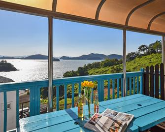 Yeosu Good Morning Pension - Yeosu - Balcón