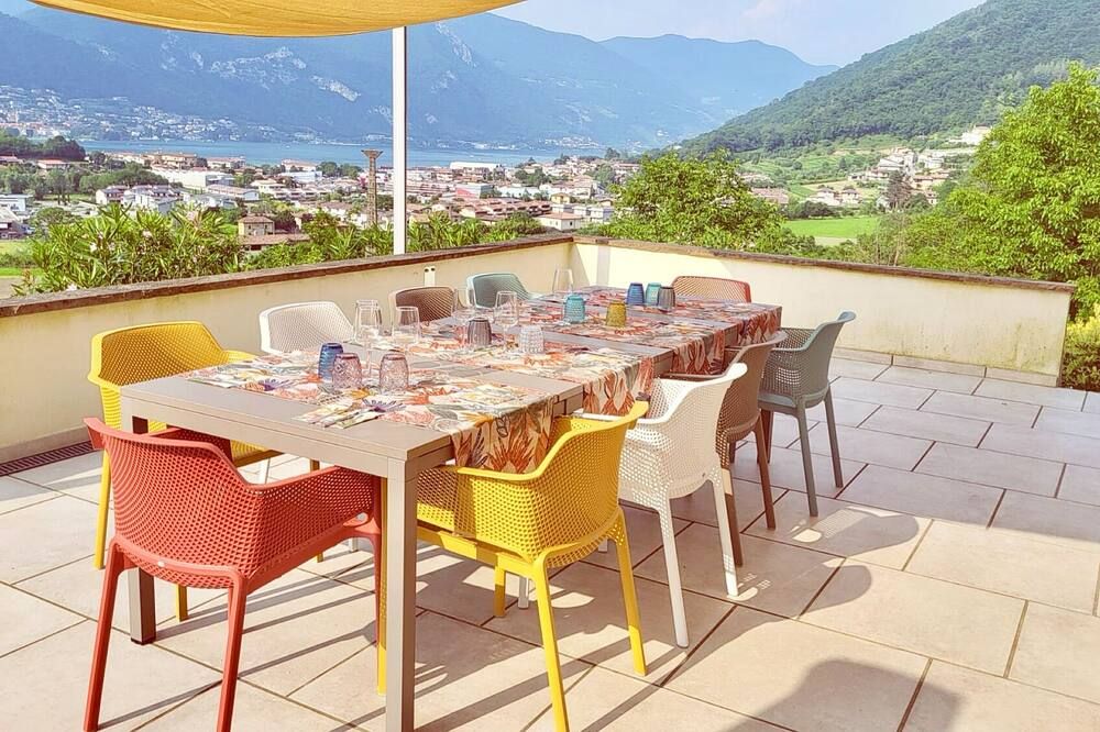 Villa Le Fontanelle New Pool 2026 Air Conditioning, Lake View, Netflix, Wifi,bbq - باراتيكو - شرفة