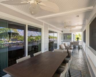 NEW! Luxury Villa on the Barron River with Resort Amenities - Everglades - Balkon