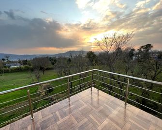 Hotel Sagarmatha - Pālampur - Балкон