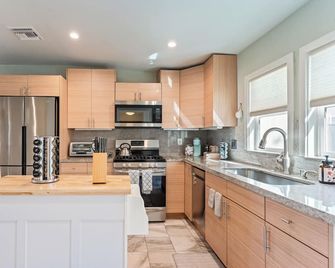 Waterview from your Private Patio + Dogs Welcome! - Oxnard - Küche