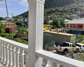Hideaway in Ashton, homey atmosphere for tranquility - home away from home. - Union Island - Balkón