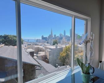Charming 2BR Cottage with Bay and City Views-Gated Luxury Private Place - 三藩市 - 陽台