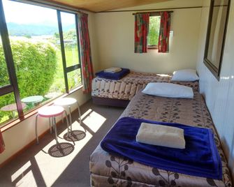 Picton's Waikawa Bay Holiday Park - Picton - Bedroom