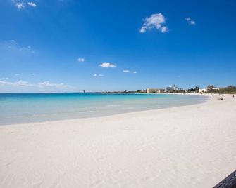 Residence Jolly Mare - Torre Lapillo - Spiaggia
