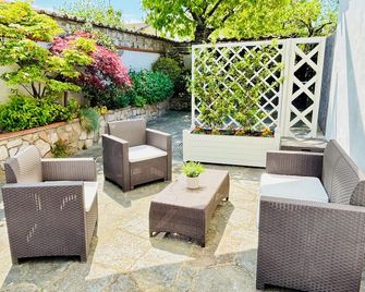 Spacious modern apartment in the heart of Tuscany perfect for families & groups - Pieve a Nievole - Binnenhof