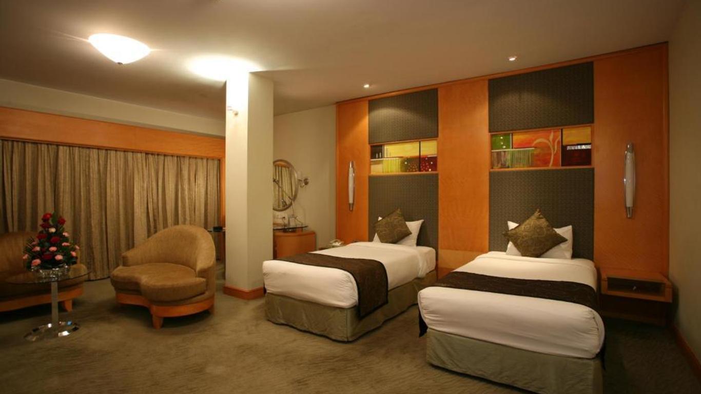 Lakeshore Hotel & Apartments