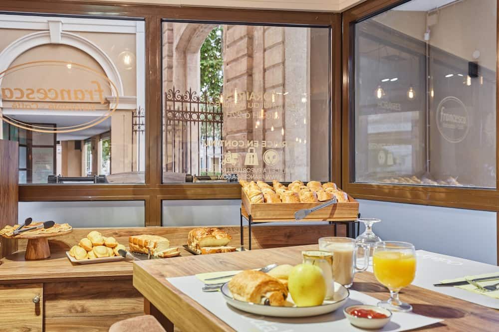 Appart'hôtel Odalys City Atrium - Ais de Provença - Bufet
