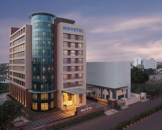 Novotel Lucknow Gomti Nagar - Lucknow - Rakennus