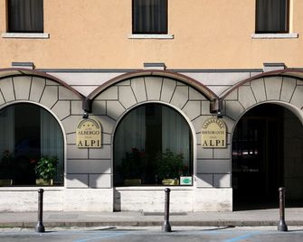 Albergo Delle Alpi - Belluno - Budova