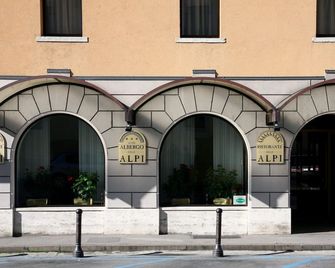 Albergo Delle Alpi - Belluno - Building