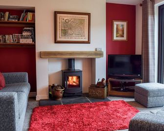 A well appointed cottage in the picture perfect village of Kettlewell. - Grassington - Living room