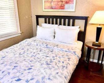 The House Hotels- Lark #3 - Lakewood