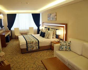 يول إز هوليداي هوتل ترابزون - طرابزون - غرفة نوم