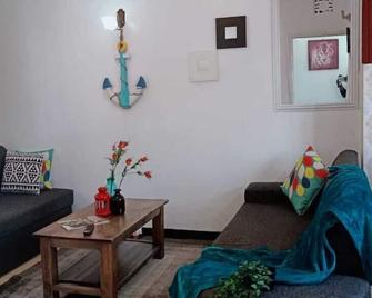 Cosmos Haven Apartment - Kisumu - Living room