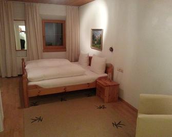 Landgasthof Dorfstadl - Kössen - Bedroom