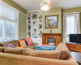 Walk to Downtown Historic Home in Mobile - Mobile - Salon